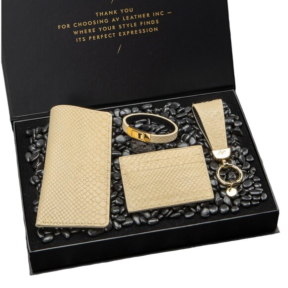 Luxury Python Leather Gift Set – Handmade & Elegant - Buttermilk Color - Picture 1 of 5